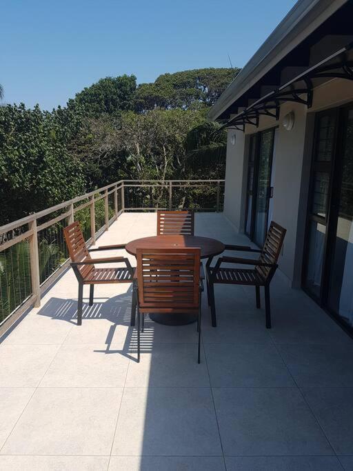 2 Bed 2 Bath With Stunning Sea Views. Holiday home Ballito